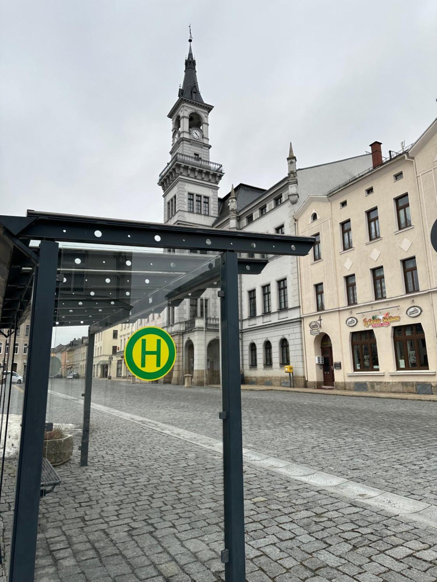Ein Zimmer Wohnung Am Markt Oelsnitz  ภายนอก รูปภาพ